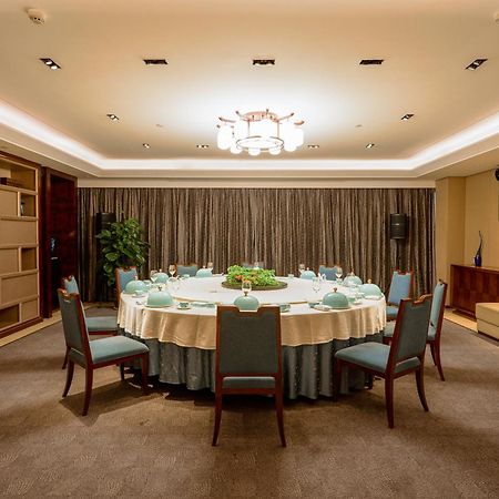 Ramada Jinan Hotell Eksteriør bilde